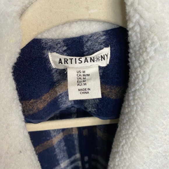 Artisan NY Plaid Style Jacket with White Fur around the collar. Size Medium - Picture 2 of 3